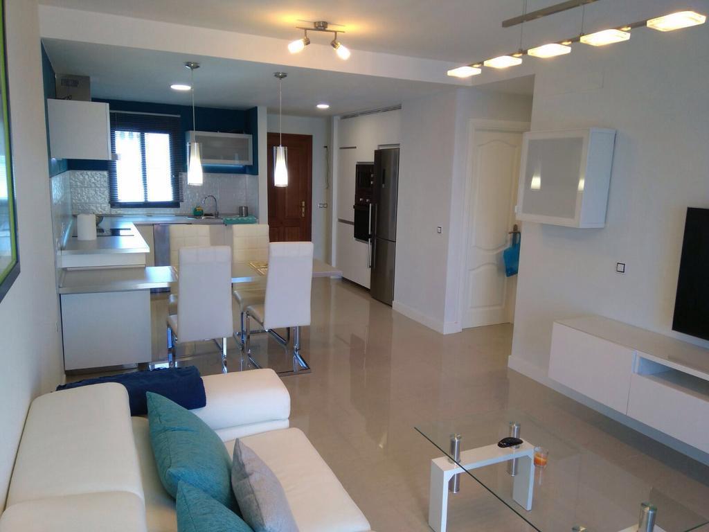 Ocean Front Apartment Tetir Esterno foto